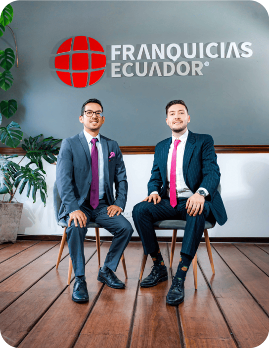 equipo de trabajo profesional en propiedad intelectual de Franquicias Ecuador